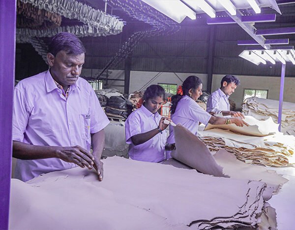 buffalo trading leather